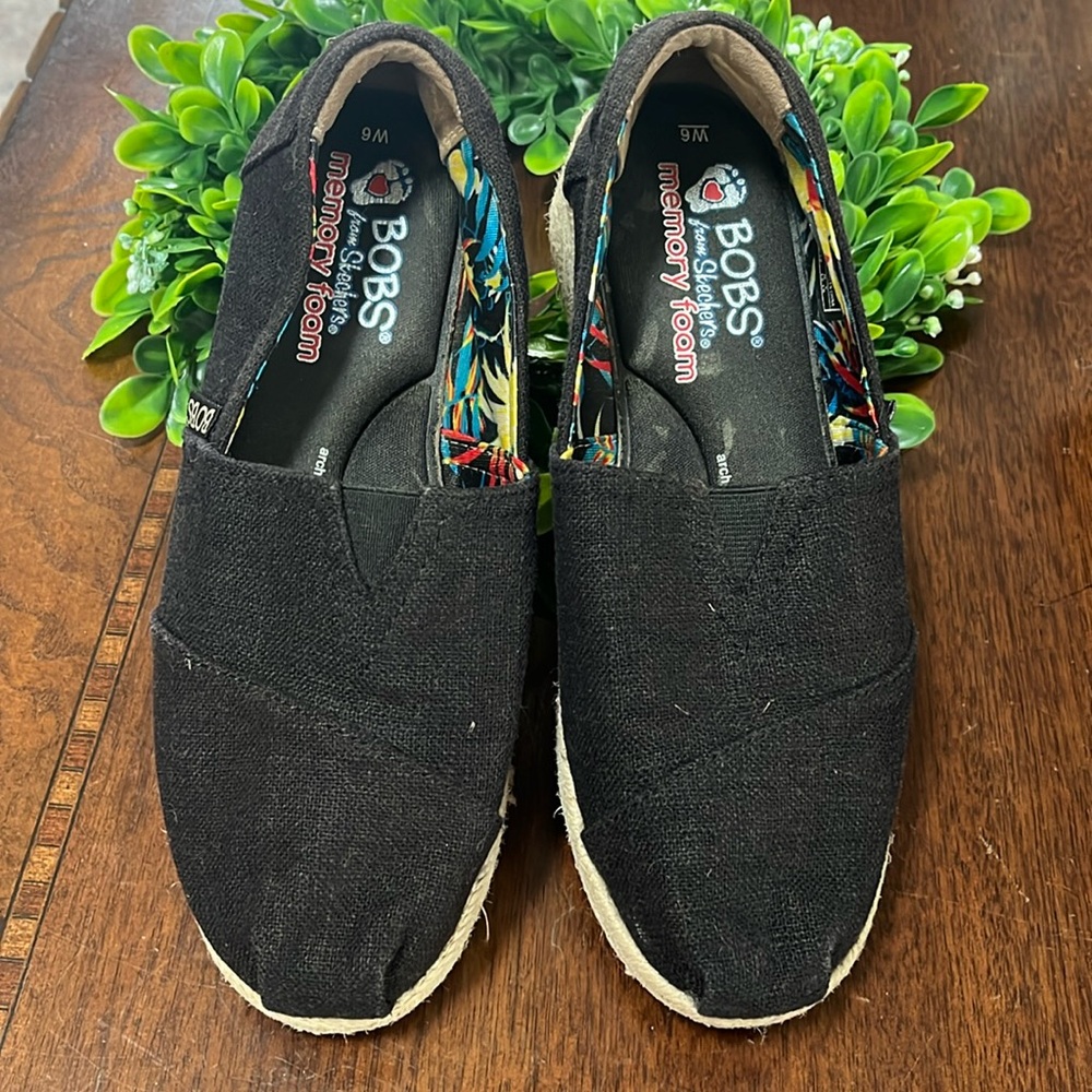 BOBS from Skechers Size 6